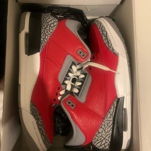 Retro 3 Cement Red